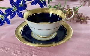 Aynsley Kobalt und Gold verkrustet Buckingham rauschig, flache Tasse und Untertasse - Bild 1 von 5
