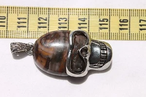 43x23x12mm Halloween Totenkopf Schmuck Einfassung Edelstein Anhänger gemischter Stein 1 Stck. - Bild 1 von 11