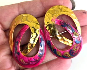 Vintage Pink Blue Enamel Teardrop Swirl Hammered GoldTone Pierced Earrings 1.75" - Picture 1 of 9