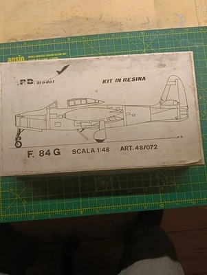 F 84G  1/48 PD Model Senza Istruzioni - Immagine 1 di 4