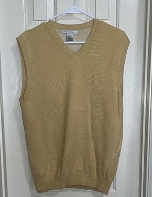 Geoffrey Beene • Men’s Yellow Sweater Vest • Size Medium - Image 1 of 4