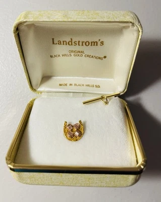 Landstrom's 10K Black Hills Gold Tie Tack Horseshoe With Flowers USA Made Vtg - Image 1 of 4
