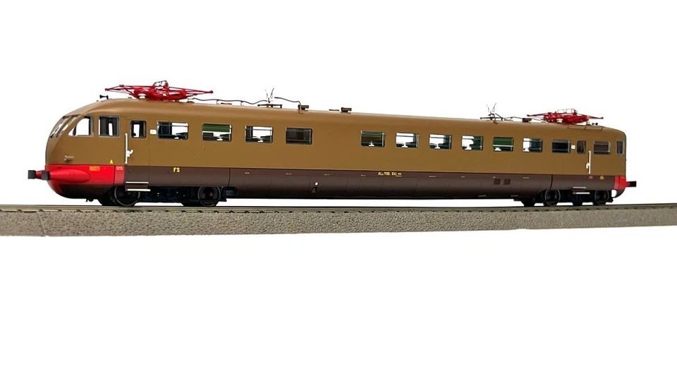 Oskar 2102 H0 1 87 - Elettromotrice FS ALe 790 041 in livrea Castano Isabella fa
