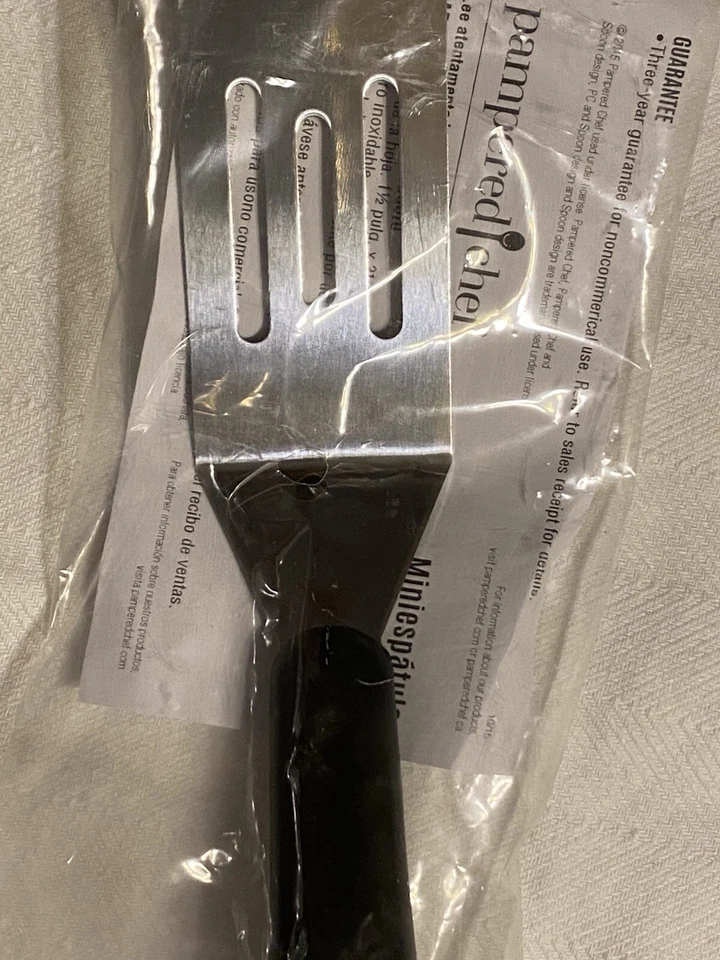 Pampered Chef Mini Serving Spatula 2622 New In Package - Image 1 of 1