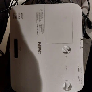 NEC P502H Projector. 5000 Lumens. HDMI. Full HD/3D - Picture 1 of 2
