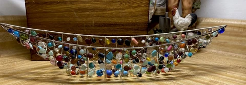 Large Glass Beaded Oblong (Canoe Shaped) woven wire hand crafted basket.  EUC Cover