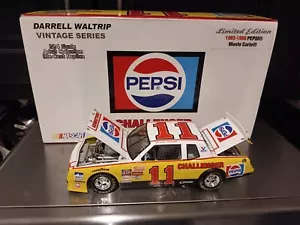 RARA SERIE 1/24 TEAM CALIBRO DARRELL WALTRIP 1983 PEPSI CHALLENGER OWNERS - Foto 1 di 12