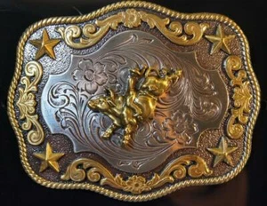 Hebilla de cinturón Nocona BULL RIDER tono dorado y plateado M&F vaquero occidental 3798702 - Imagen 1 de 4