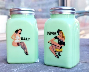 JADEITE GREEN 1950's STYLE PIN-UP GIRLS GLASS SALT & PEPPER SHAKERS RETRO JARS - Picture 1 of 12