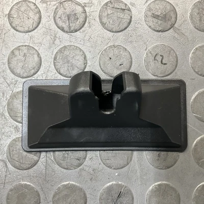 Ford Fusion 2017-2020 tapa del maletero trasero bloqueo pestillo tapa cubierta moldura OEM Foto 1 de 4