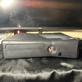 Microsoft Xbox 360 S 4GB Console - Black (1439) Tested