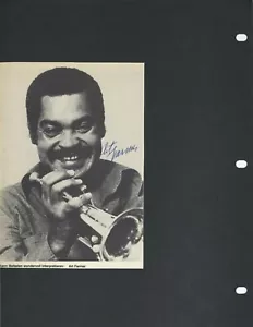 ART FARMER JAZZ AUTOGRAFO LEGGENDARIO MUSICISTA FIRMATO PAGINA GIORNALE TROMBA - Foto 1 di 1