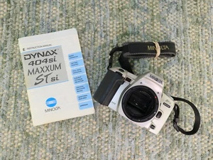 Cinghia corpo fotocamera reflex pellicola 35 mm Minolta Dynax Maxxum STsi 404si e manuale inclusi - Foto 1 di 24