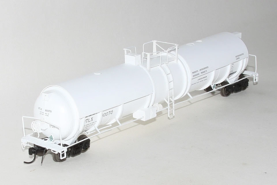 Broadway Limited Cryogenic Tank Car UTLX 80070 Union Tank Car Co. HO Scale - Image 1 of 3