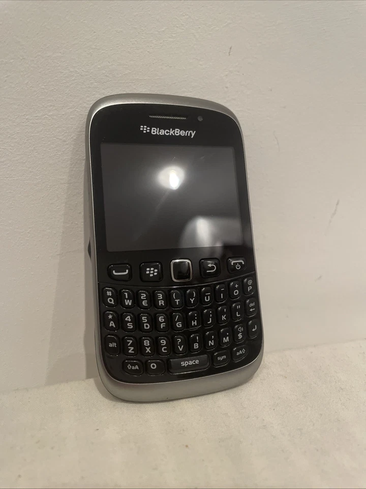 BlackBerry Curve 9320 Smartphone - Image 1 of 4