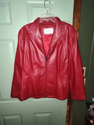 Chaqueta/abrigo de cuero rojo real Nine West. I Believe Talla Mediana Foto 1 de 4