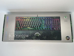 RAZER X A BATHING APE KEYBOARD NEON CAMO BLACKWIDOW V3 1i23-182-912 Green - Picture 1 of 4