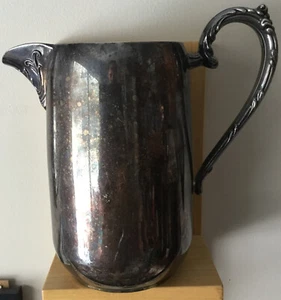 Vintage Sheridan Silverplate Water Cocktail Pitcher 7 1/2 in - Picture 1 of 6