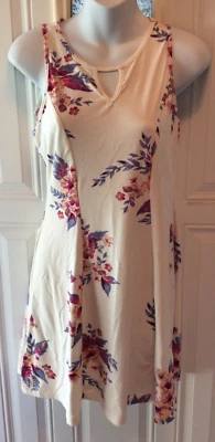 Vestido Floral Juniors Mudd Tank - Talla Mediana Foto 1 de 3