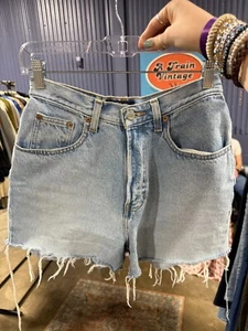 Old Navy Jeansshorts. Größe 6. Leicht getragen. High Rise OG Straight. - Bild 1 von 3