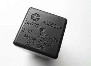 #4686094, Jeep Grand Cherokee Turn Signal Flasher Relay Module, Tested 1999-2004 - Picture 1 of 1