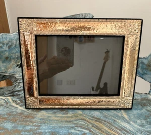 Vintage Hammered Silver Plated Floral Photo Frame, 7 x 5" Photo Blue velvet back - Picture 1 of 5