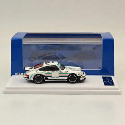Классическая спортивная модель Porsche White Singer Turbo Study 930 в масштабе 1:64 - Изображение 1 из 4