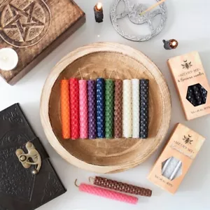 Scatola Candele Incantesimo Cera d'Api di 6 Wiccan Strega Pagana magia 10cm Scelta di molti Nuovi - Foto 1 di 13