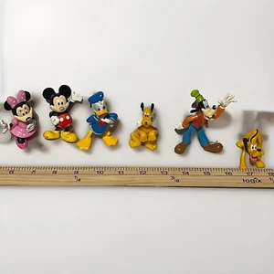 Disney Mickey Minnie Donald Goofy Pluto Toy Action Figure Toys Lot of 6 Worn - Afbeelding 1 van 12