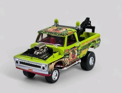 1965 CHEVY TOW TRUCK Street Freaks Diorama Collectible DieCast 1:64 Green LOOSE - Image 1 of 4
