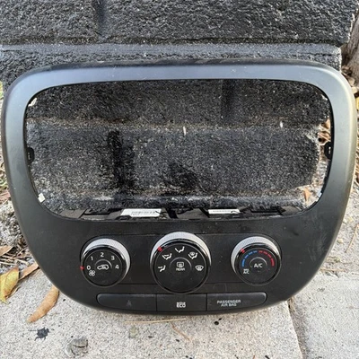 2014-2016 Kia Soul Ac Heater Temperature Control W Bezel Used Oem 97250-b2as0asb - Image 1 of 4