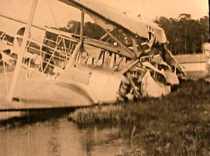 16mm Film 1927 Lindberghs Atlantic Flight & those 6 crashes of other attempts - Imagen 1 de 24