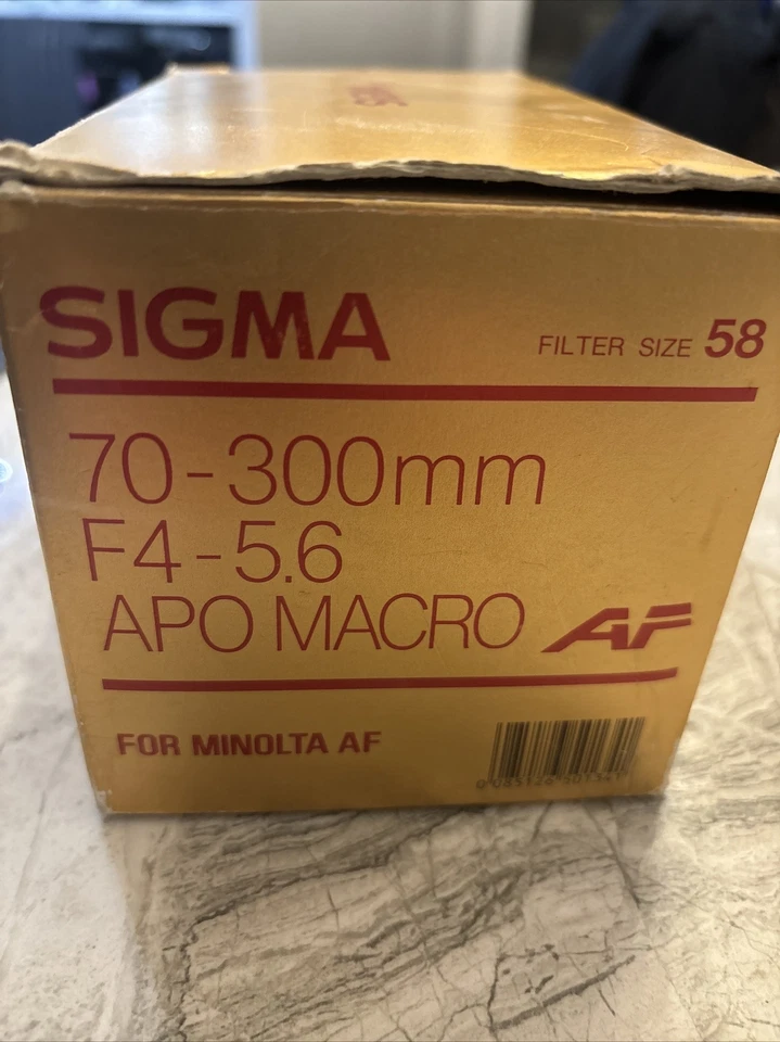 Sigma 70-300mm F4-5.6 DG APO MACRO AF Zoom Lens Sony A Front & Rear Caps 030624 - Image 1 of 4