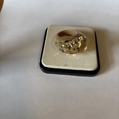 路易威登正品米色树脂含圆顶戒指 6.5 — 第 1/4 张图片