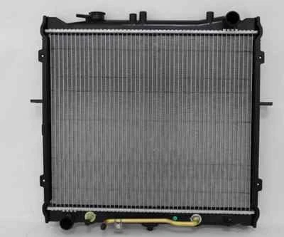 Conjunto de radiador TYC 2057 para Kia Sportage 2,0 L L4 transmisión automática/hombre modelos 1995-2001 Foto 1 de 2