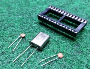3.12MHz Xtal Oscillator + Caps + Socket for SP0256 Speech Synthesizer - Picture 1 of 2