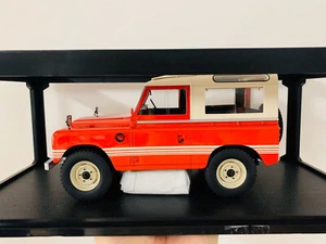 Cult Models! 1:18 Resin Model Car Land-Rover 88 Series III County Masai Red 1978 - Picture 1 of 6