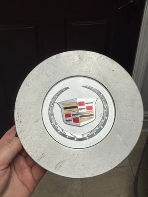 Центральный колпак колеса 2008-2011 Cadillac DTS 9594600 крышка ступицы 08-11 б/у см. фото - Изображение 1 из 4