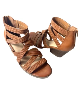 Frye and Co Damen-Sandalen 9M Riemchen braun Kunstleder Absatz Reißverschluss offene Zehenpartie neu - Bild 1 von 11