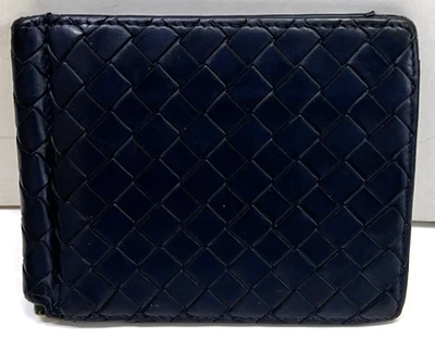 Cartera clásica de cuero azul marino con clip para dinero plegable Bottega Veneta Intrecciato Foto 1 de 3