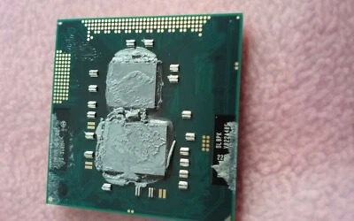 Procesador móvil Intel Core i3-350M SLBPK SLBU5 Socket G1 PGA988 2,26 GHz   Foto 1 de 2