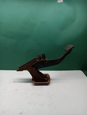 Педаль тормоза стопора 2002 Nissan Altima с кронштейном изготовитель оборудования  - Изображение 1 из 4