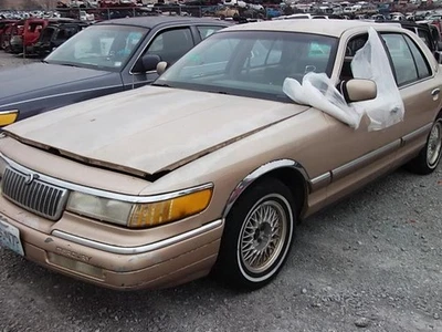 Б/у габаритный фонарь в сборе подходит: 1992 Mercury Grand marquis боковой габаритный фонарь fen - Изображение 1 из 4