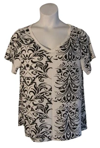 Lularoe XL Black White Patterned Christy V-Neck Tee Knit Shirt Top - Picture 1 of 3