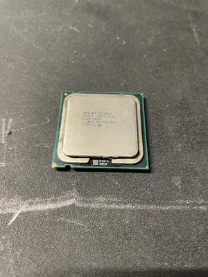 Intel Core 2 Quad Q8300 2.5GHz Quad-Core (AT80580PJ0604MN) Processor - Image 1 of 2