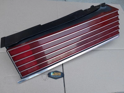 Mercury Grand Marquis 1985-1987 pasajero derecho Tali Light Foto 1 de 4