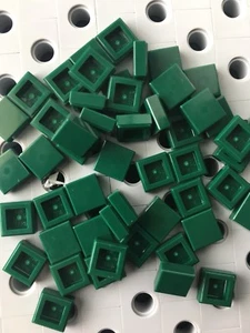 Lego azulejos planos verde oscuro 1x1 cuadrados acabado suave edificios techo 25 piezas - Imagen 1 de 2