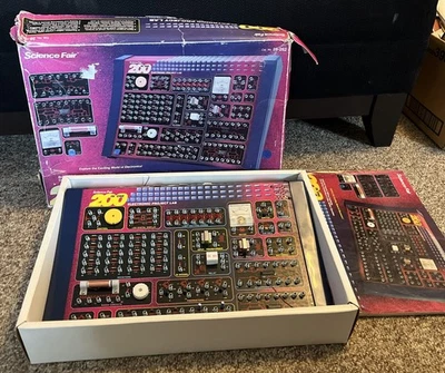 Vintage 1990s Science Fair 200 In One Electronic Project Lab 28-262 - Image 1 of 4