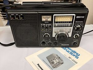 Vintage Panasonic RF-2200 AM/FM Short Wave Portable Radio TESTED Working LOOK!