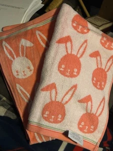 2 CARO White/Pink Textured Easter Bunny Plush Terry Velour Hand Towels - Picture 1 of 2